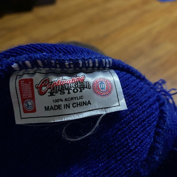 Women’s Captivating Headgear UK Wildcat Acrylic Toboggan Hat OS - Picture 14 of 15